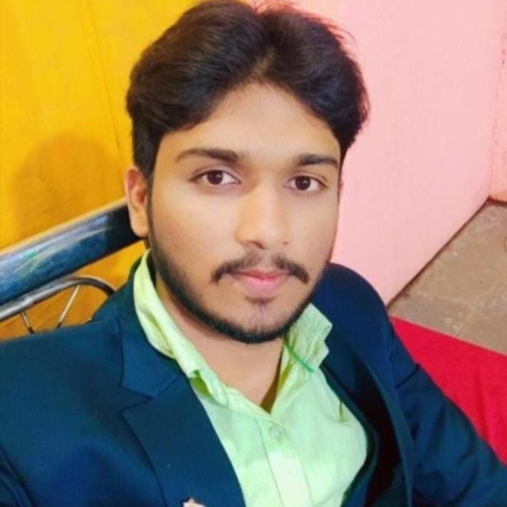 Mohammed Raziuddin - Founder & Managing Director of Happiness Travels with 8+ Years Experience in Transportation Industry